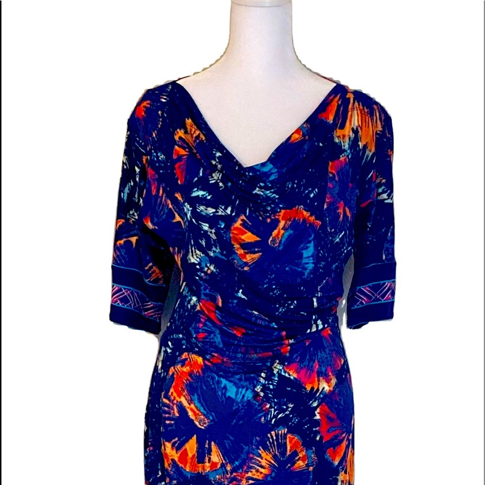 Great form fitting dress,comfortable,vibrant, BCBG